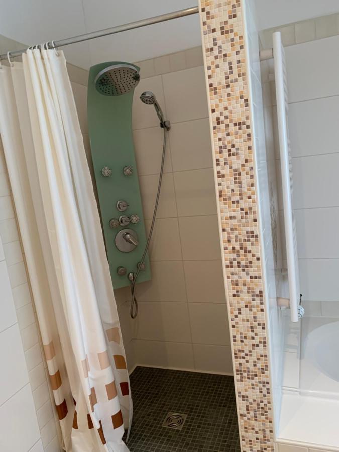 Nordsee Und City Fusslaufig - Luxeriose Fewo Mit Grossem Balkon Wilhelmshaven Exterior foto